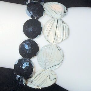 Bracelet: Black and Cream Beaded Bracelet